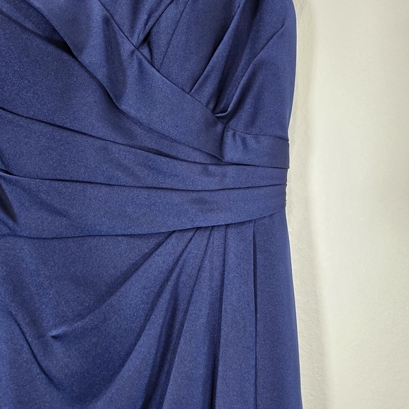 La Femme Size 4 Surplice Off the Shoulder Column Gown Navy Blue Prom Bridesmaid‎ - Picture 5 of 12